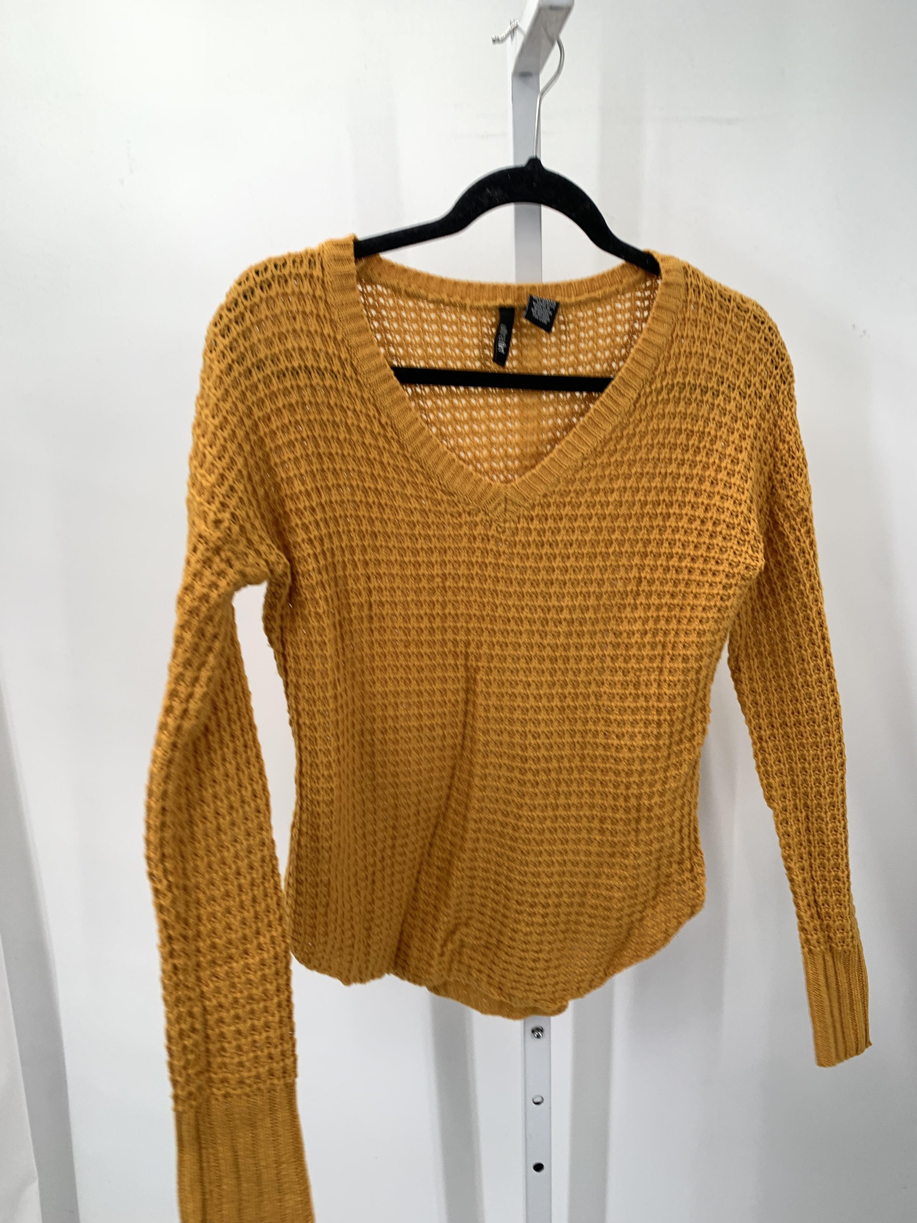 Ultra Flirt Size Medium Juniors Long Sleeve Sweater