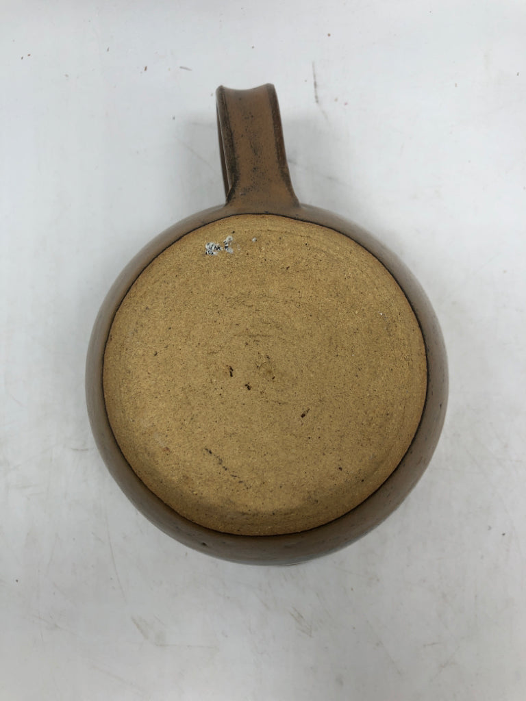 BLUE STRIPPED BOWL POUR SERVING STONEWARE.