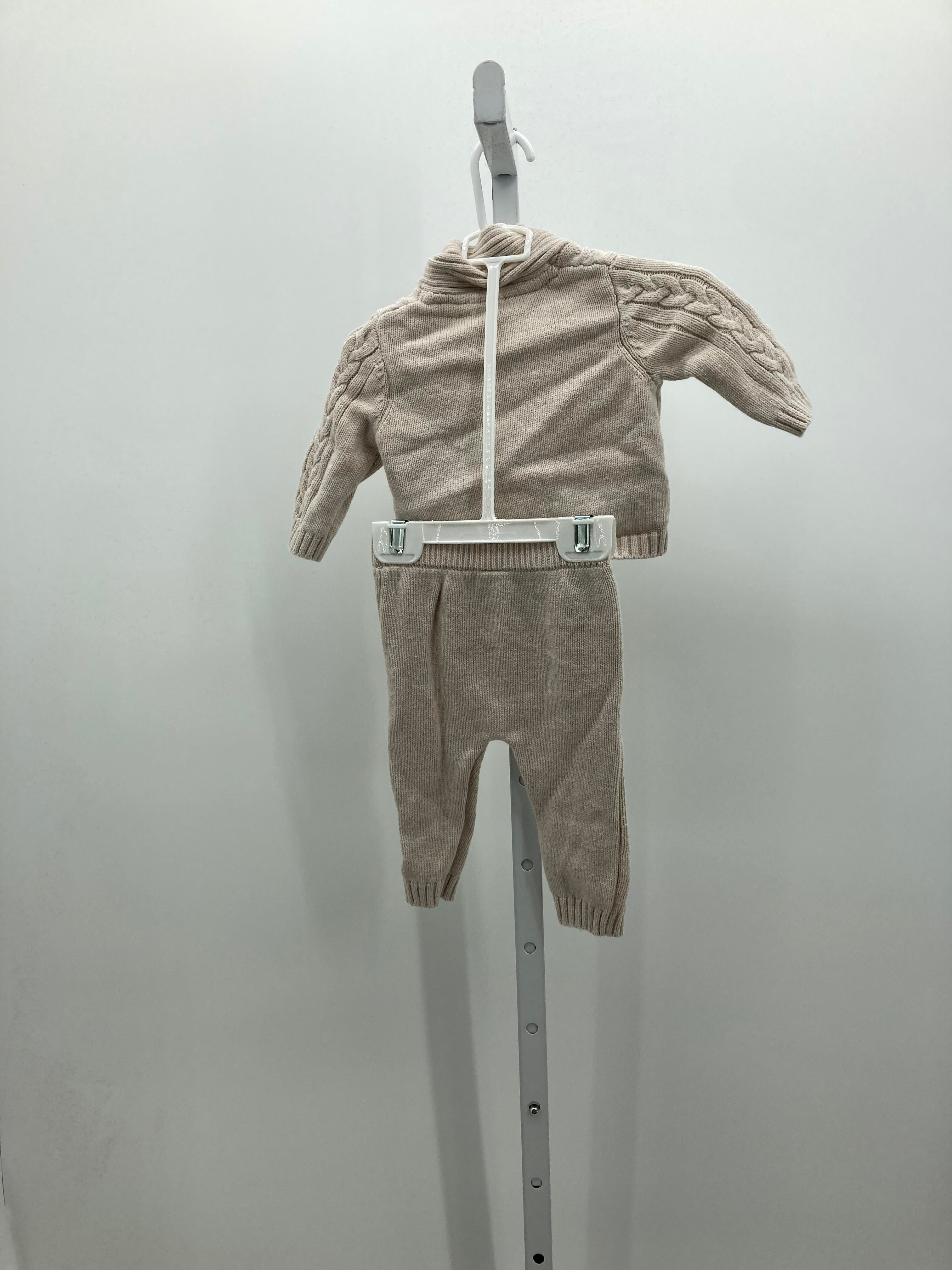 CABLED SWEATER AND PANTS
