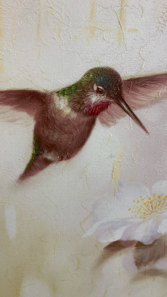 TEXTURED HUMMINGBIRD CANVAS PRINT.