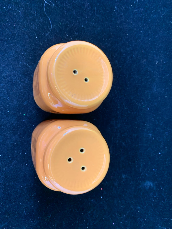 ORANGE SALT AND PEPPER MASON JAR STYLE SHAKERS.