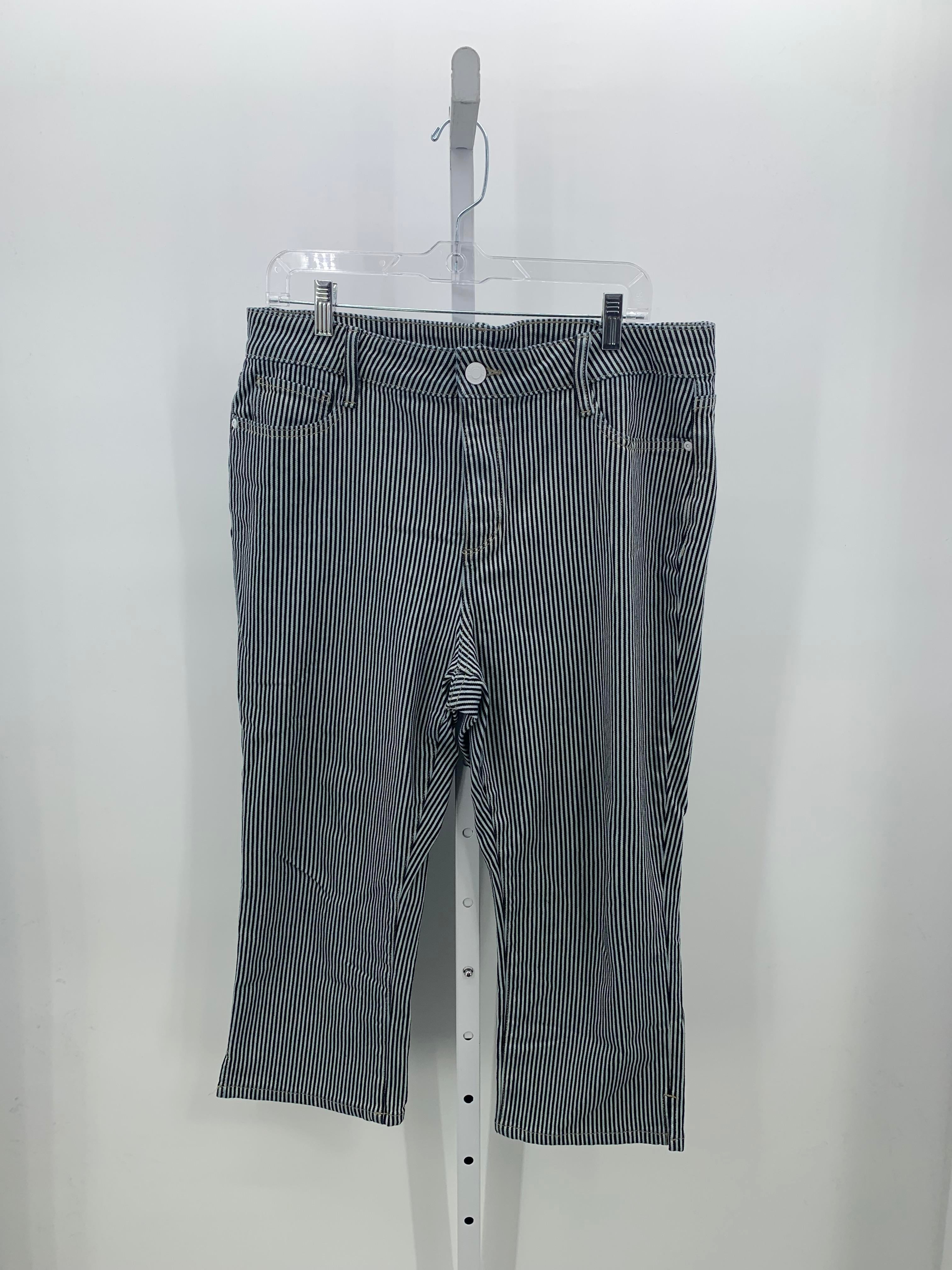 St. Johns Bay Size 12 Misses Capri Pants