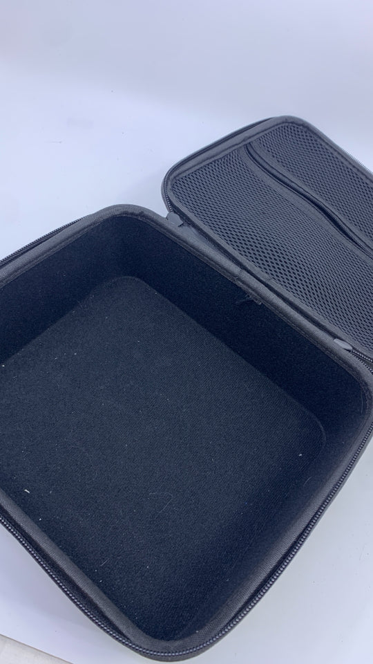 BLACK CASE WITH ZIPPER-CASELING.