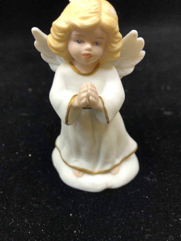 4 CERAMIC W GOLD ACCENTS ANGELS.