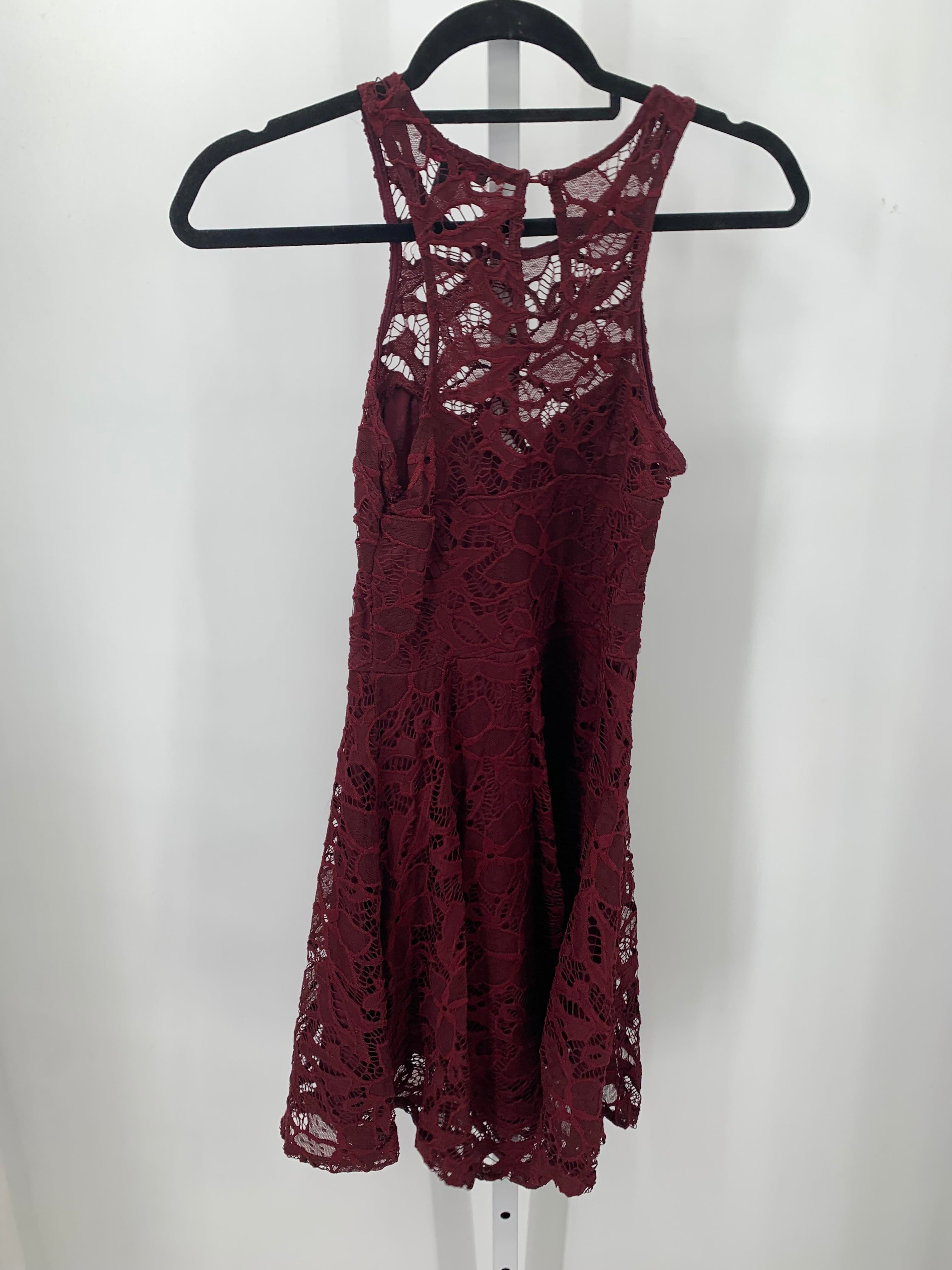 Material Girl Size Medium Juniors Sleeveless Dress