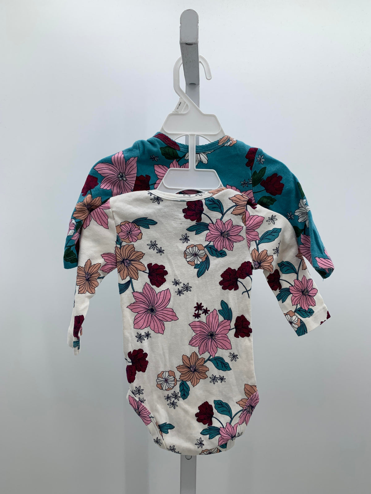 Carters Size 6 Months Girls 2 Pieces