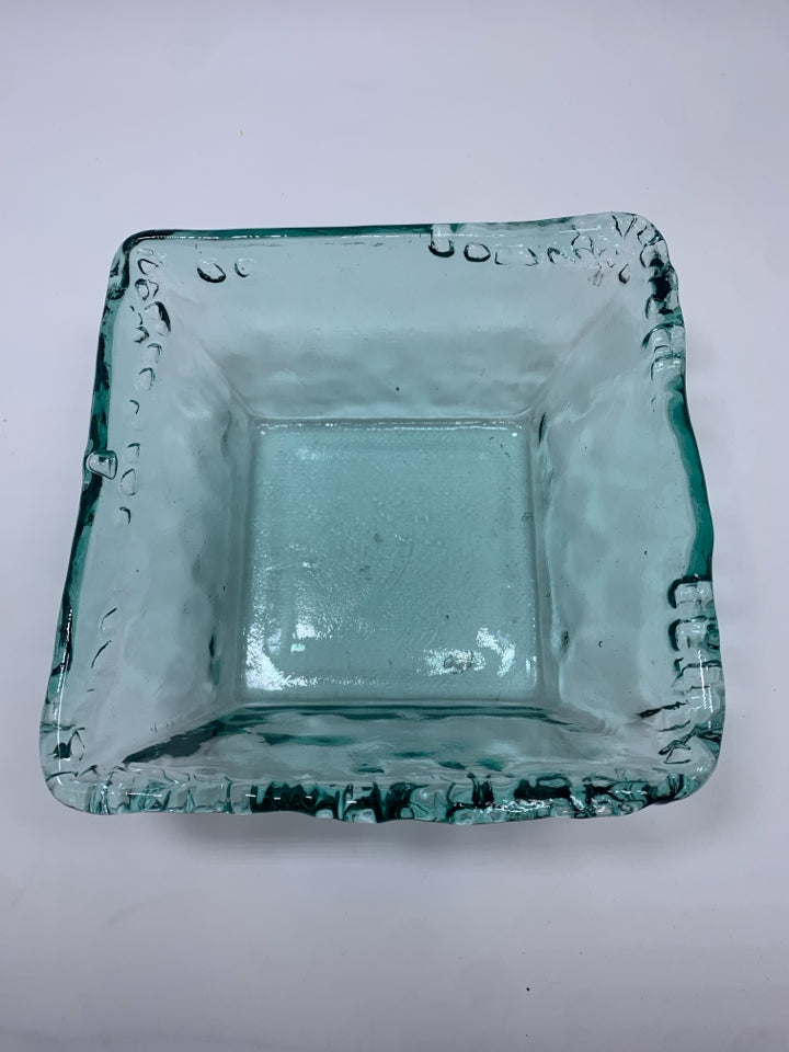 GREEN GLASS SQUARE BOWL W/TEXTURED EDGE.