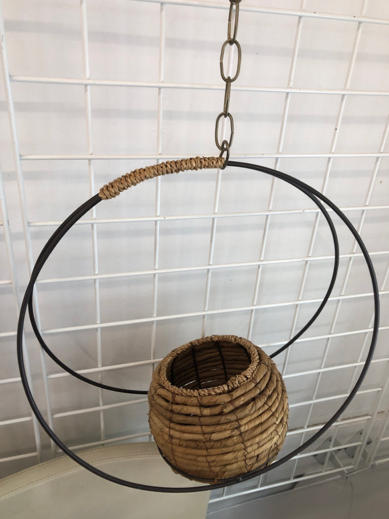 HANGING CIRCLE PLANTER.