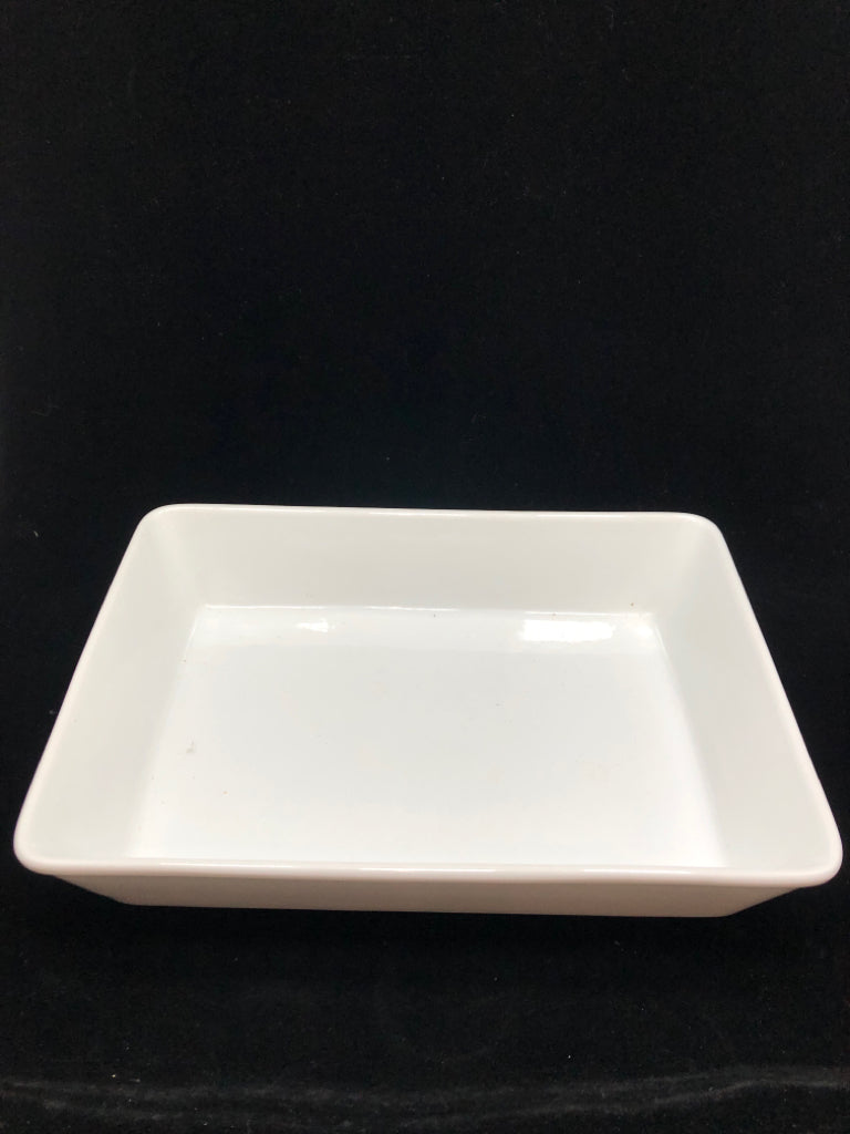 WHITE BAKING DISH.