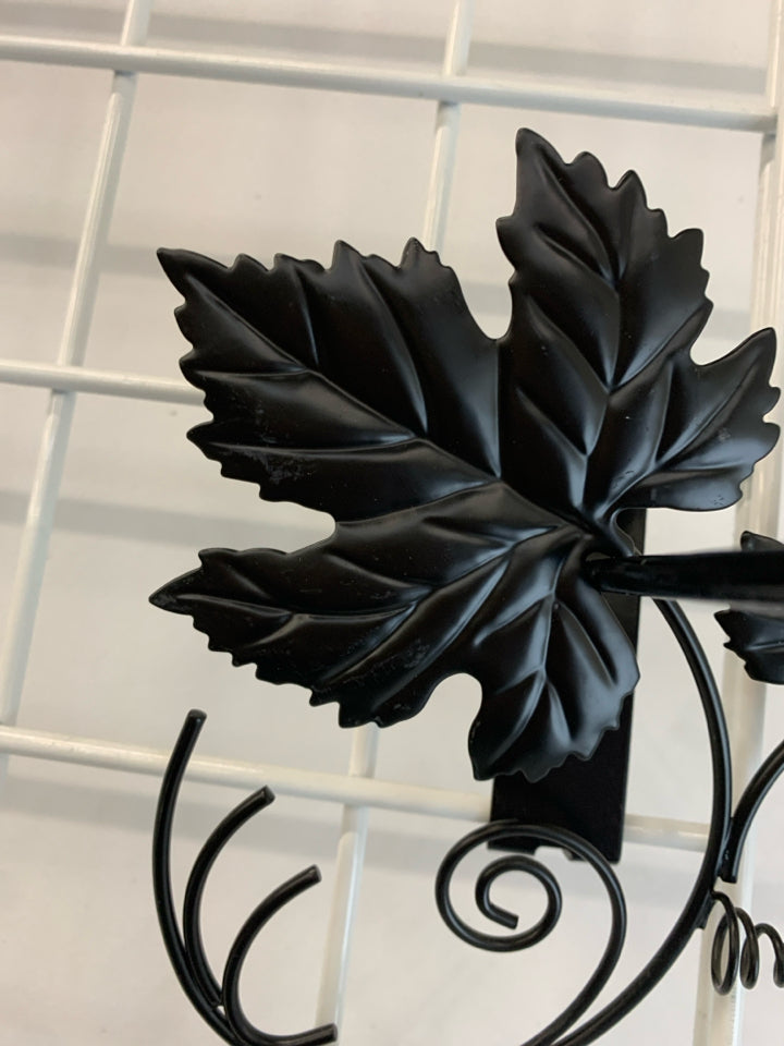 GRAPE LEAF METAL WALL SCONCE W/CANDLE HOLDER.