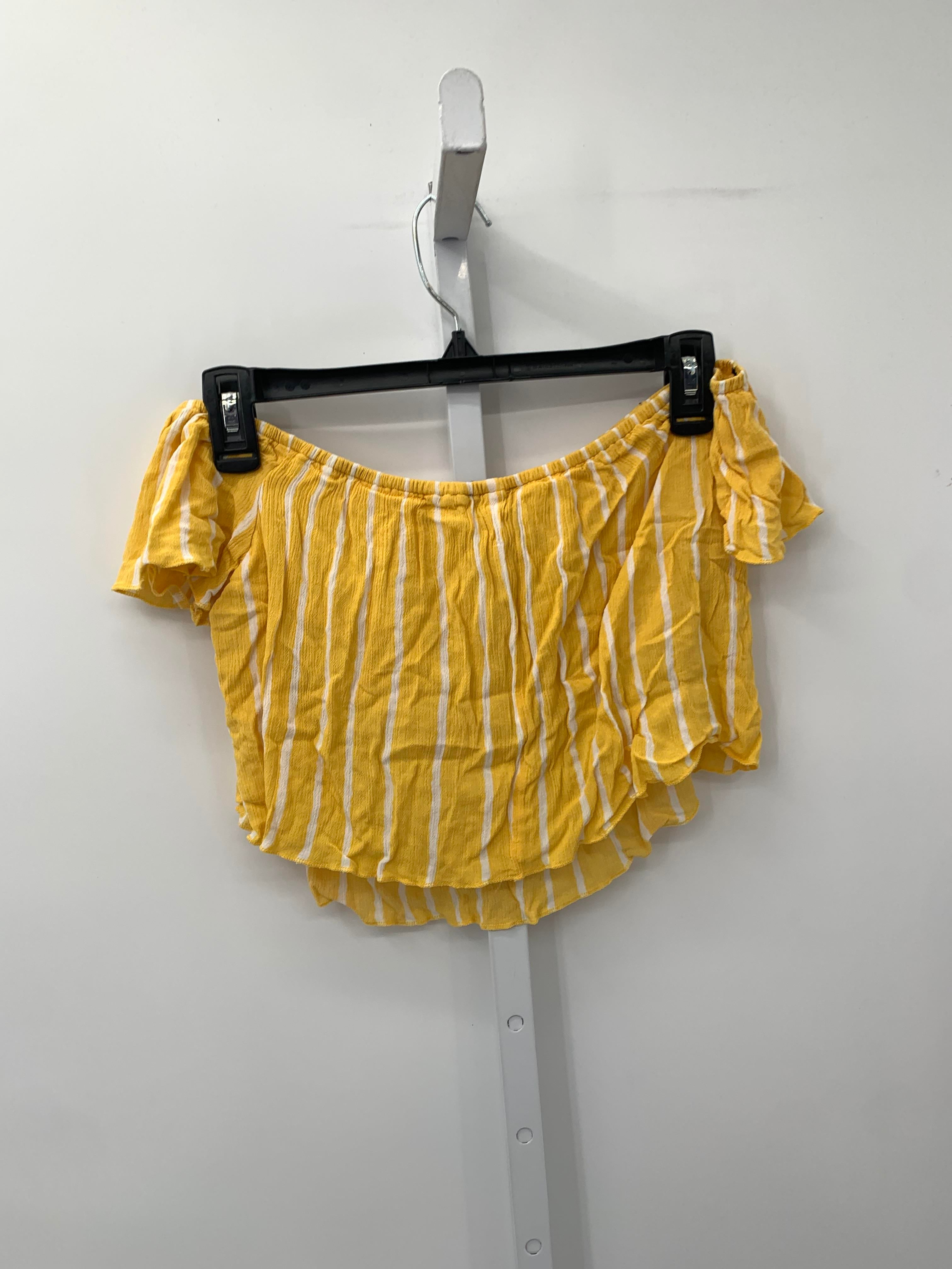 Forever 21 Size Medium Juniors Short Sleeve Shirt