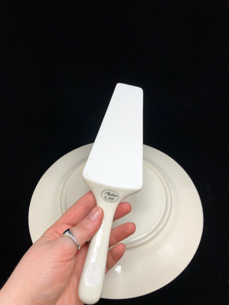 FLORAL PORCELAIN SERVING PLATE W/MATCHING SERVER.