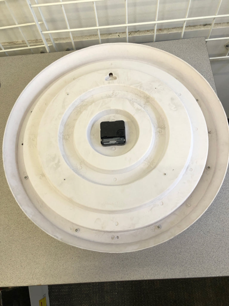 WORLD WALL CLOCK W WHITE FRAME.