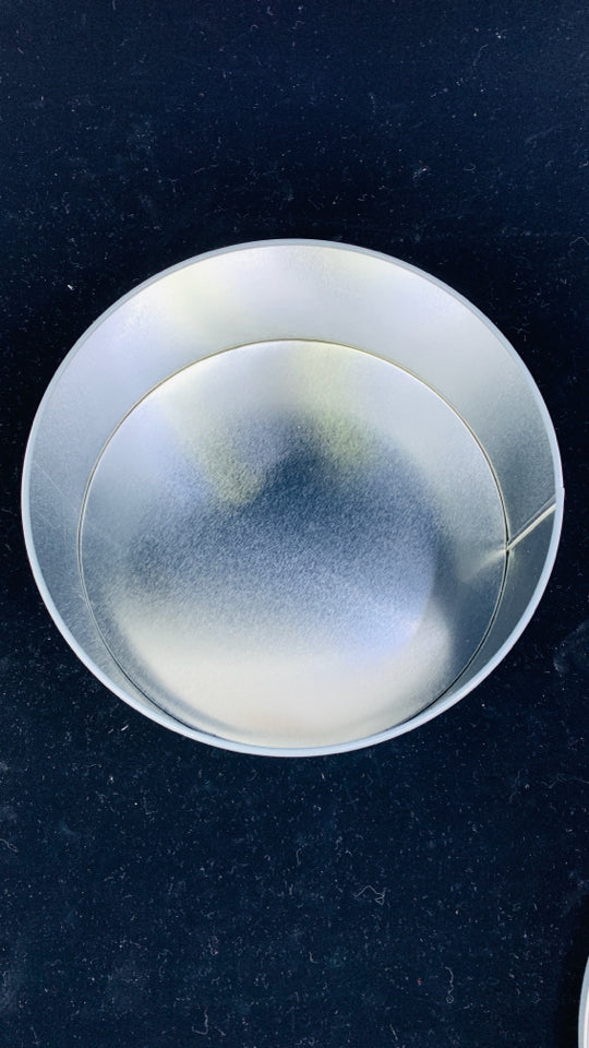 NEW 2 TONED GREY STRIPED TEMP-TATIONS TIN.