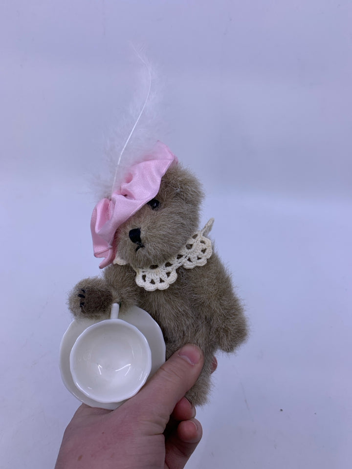 MINI GREY BEAR W/ FEATHER HAT/TEACUP.