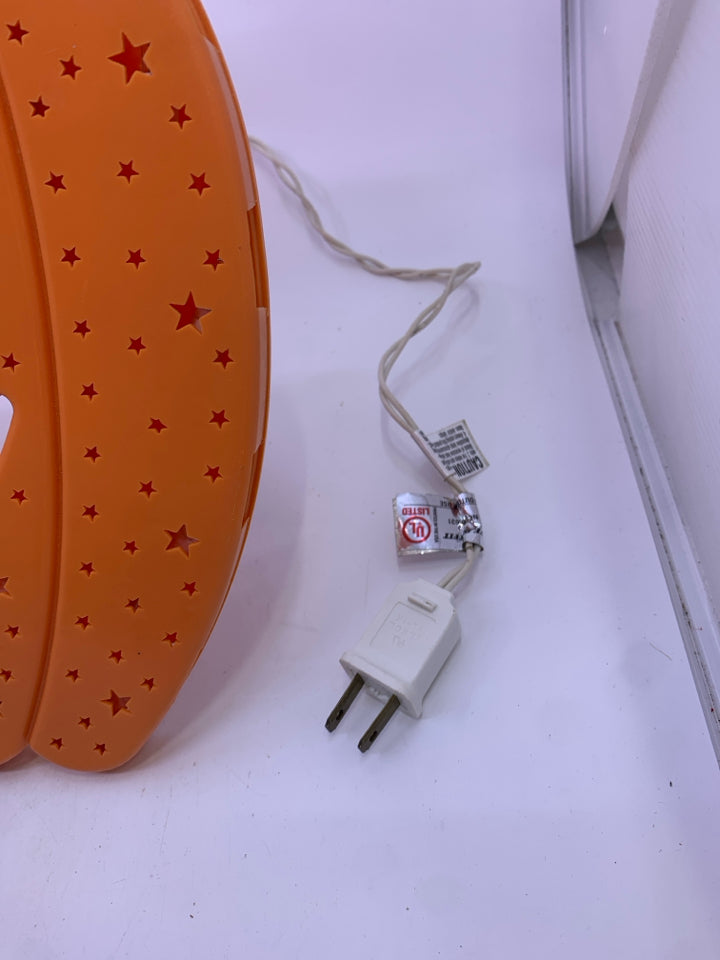 PLASTIC LIGHT UP JACKO LANTERN W/ PIERCED STARS.
