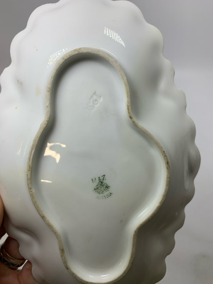 VTG SMALL DISH W/ FLOWERS MARRON BAND RING CATCH W/ HANDLE.