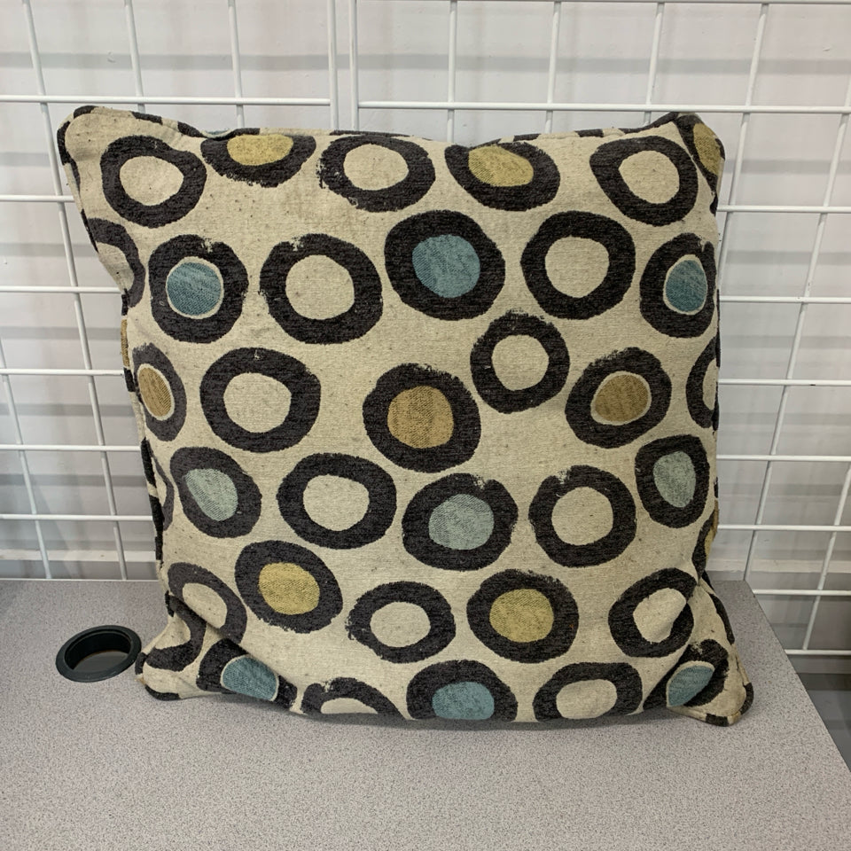 FABRIC PILLOWS W/COLORFUL CIRCLES.