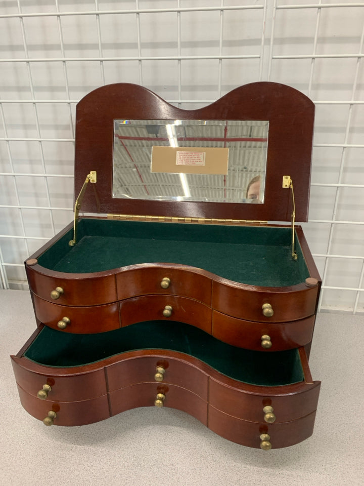 FLIP TOP LID JEWELRY BOX.