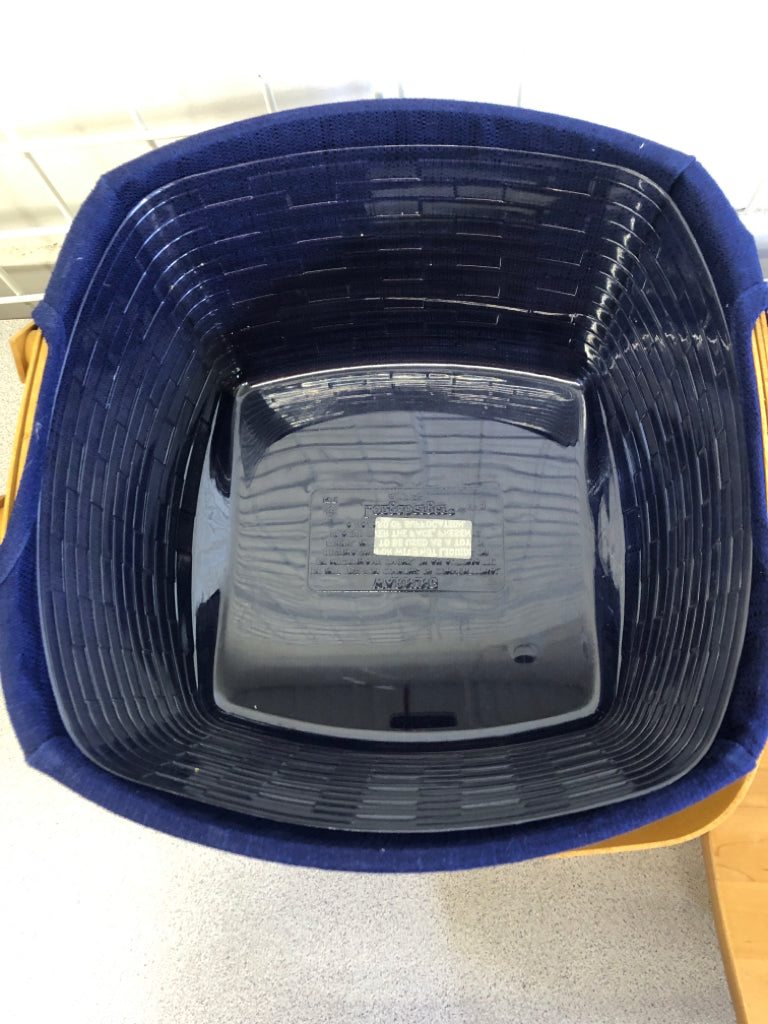 2003 NAVY LINED SQUARE BASKET W/HANDLES AND LID, RISER PLASTIC LINER.