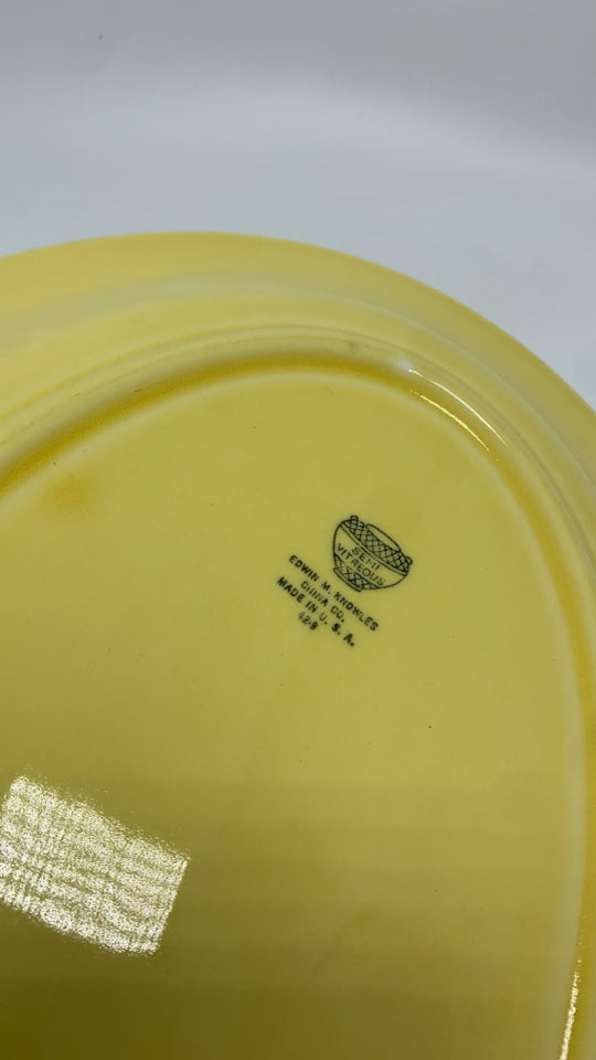 VTG YELLOW OVAL SERVING PLATTER.