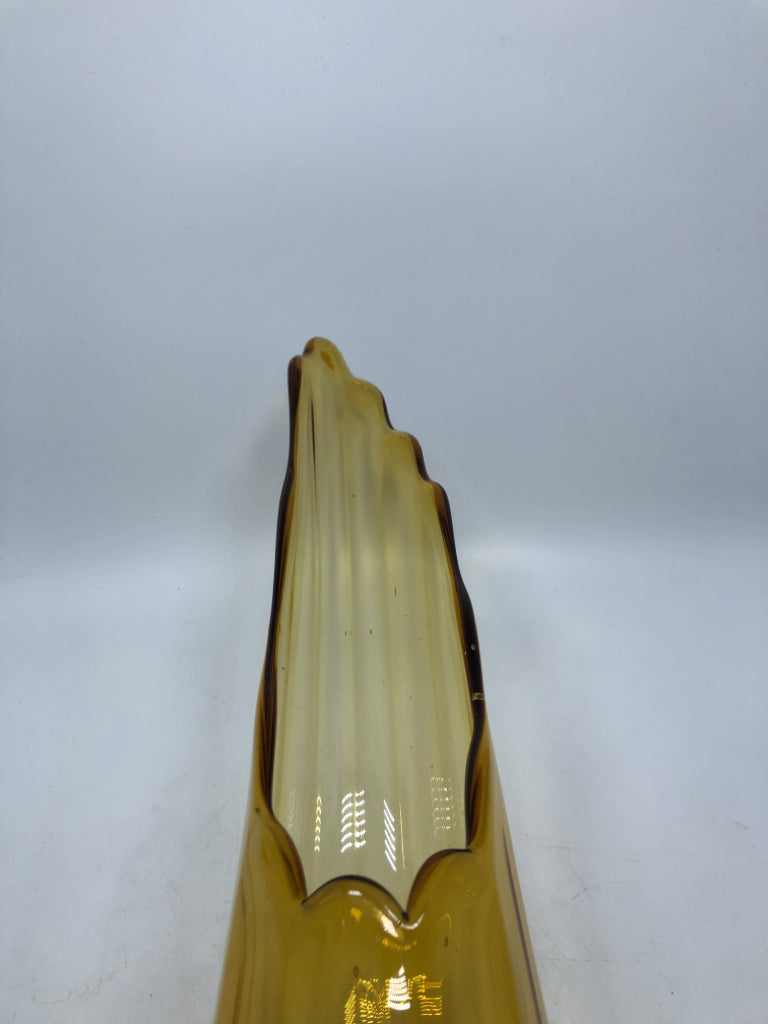 VTG AMBER COLORED SWUNG VASE.