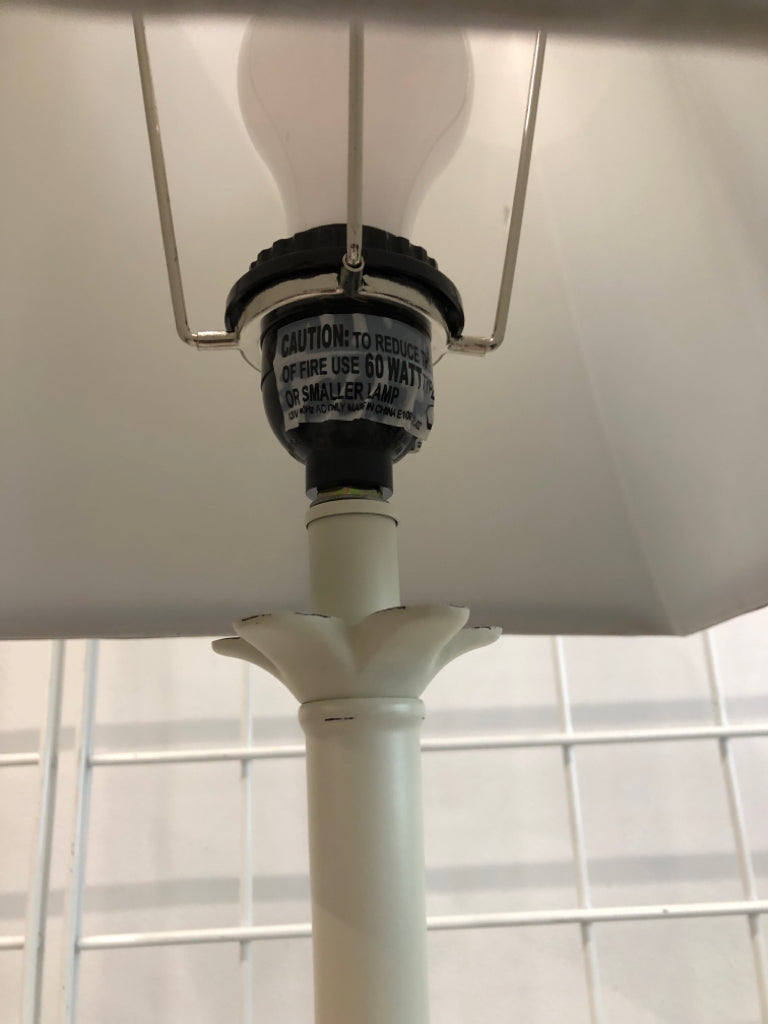 LAMP WITH SQUARE SHADE.