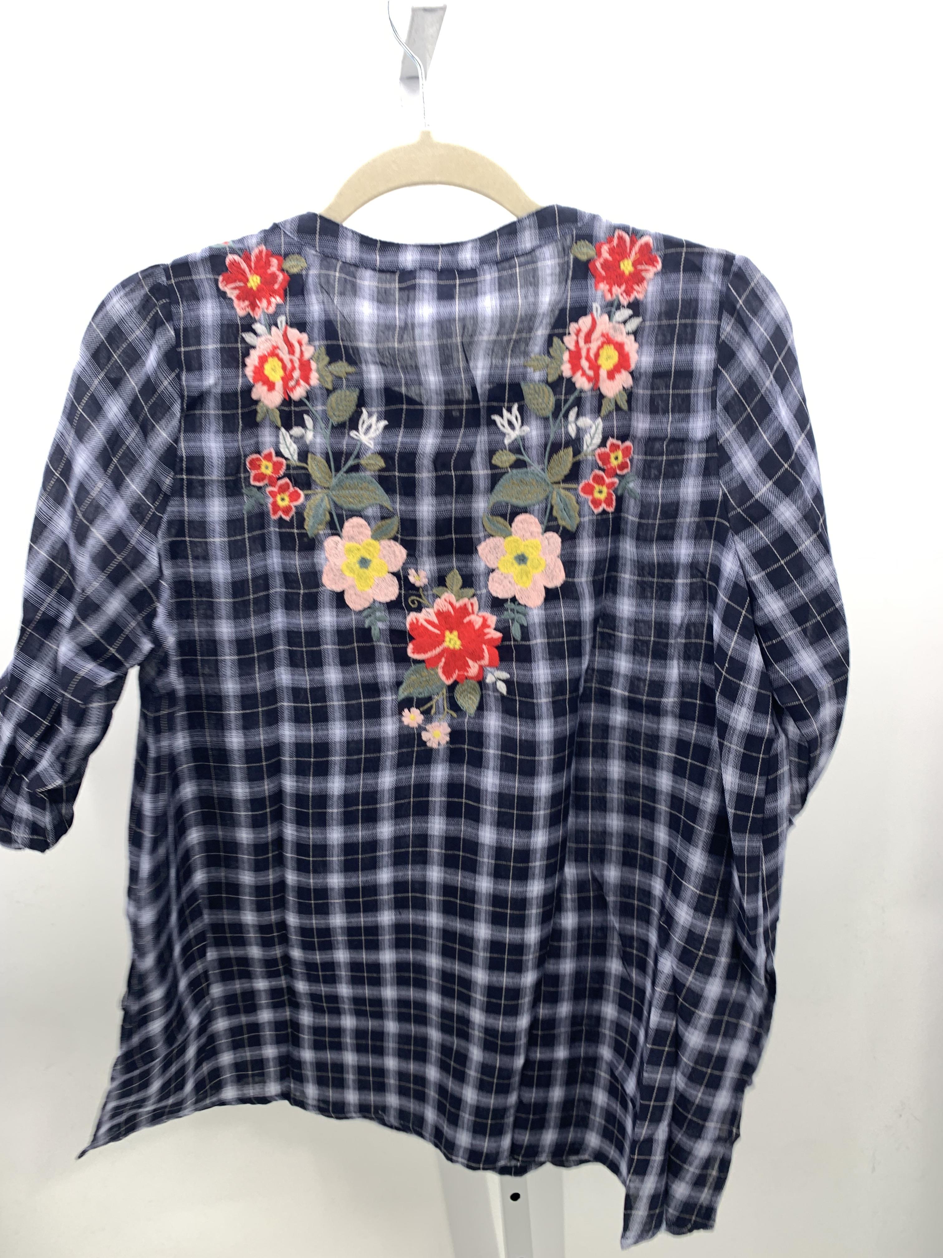 Size Small Misses 3/4 Sleeve Shirt