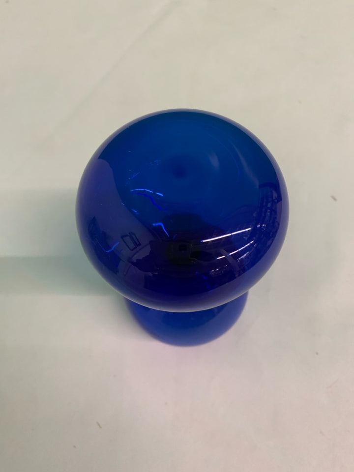 NIB BLUE SANDGLASS TIMER.