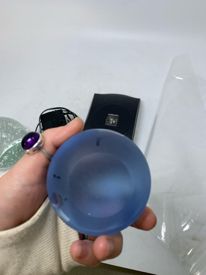 3 PC CLEAR BUBBEL SPHERE, BLUE EARTH SPHERE W/ LIGHT UP BASE/SOUND MACHINE IN BA
