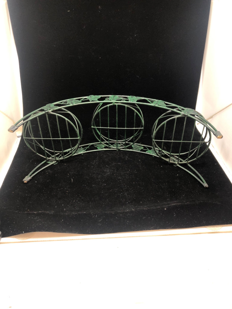 ARCHED LEAF PLANT STAND.