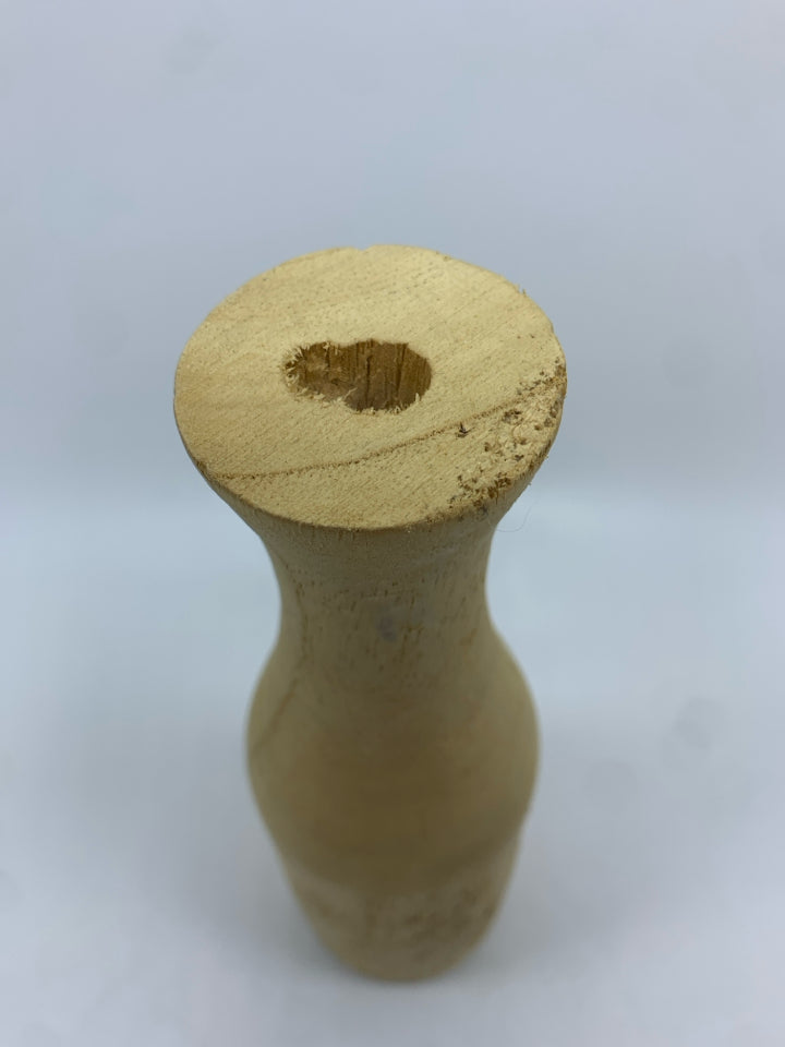 RAW WOOD VASE.