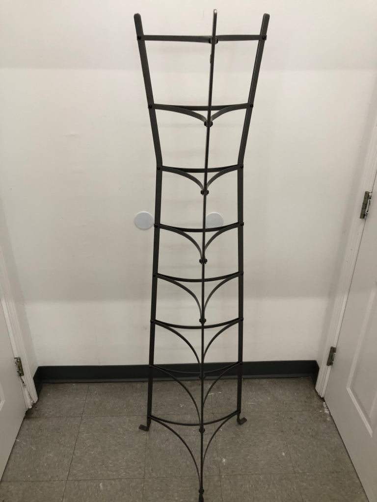 8 TIER ENCLUME HEAVY METAL PAN STORAGE RACK (RETAIL #300+).