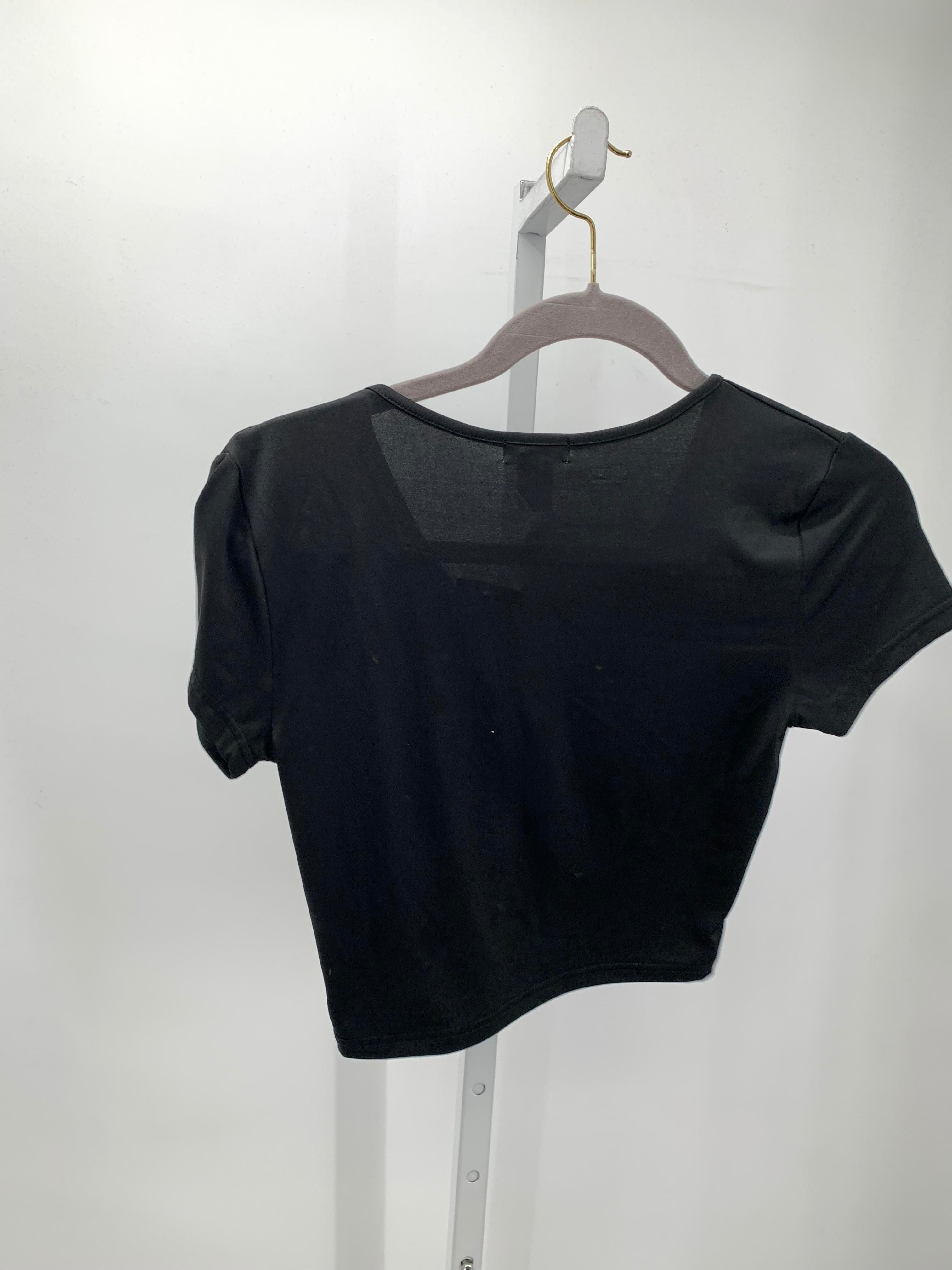 rue21 Size Medium Juniors Short Sleeve Shirt