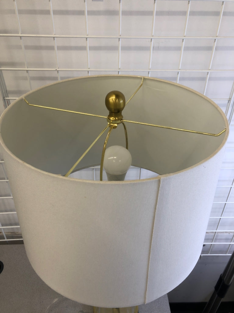 GOLD METAL W/ GLASS BASE LAMP WHITE SHADE.