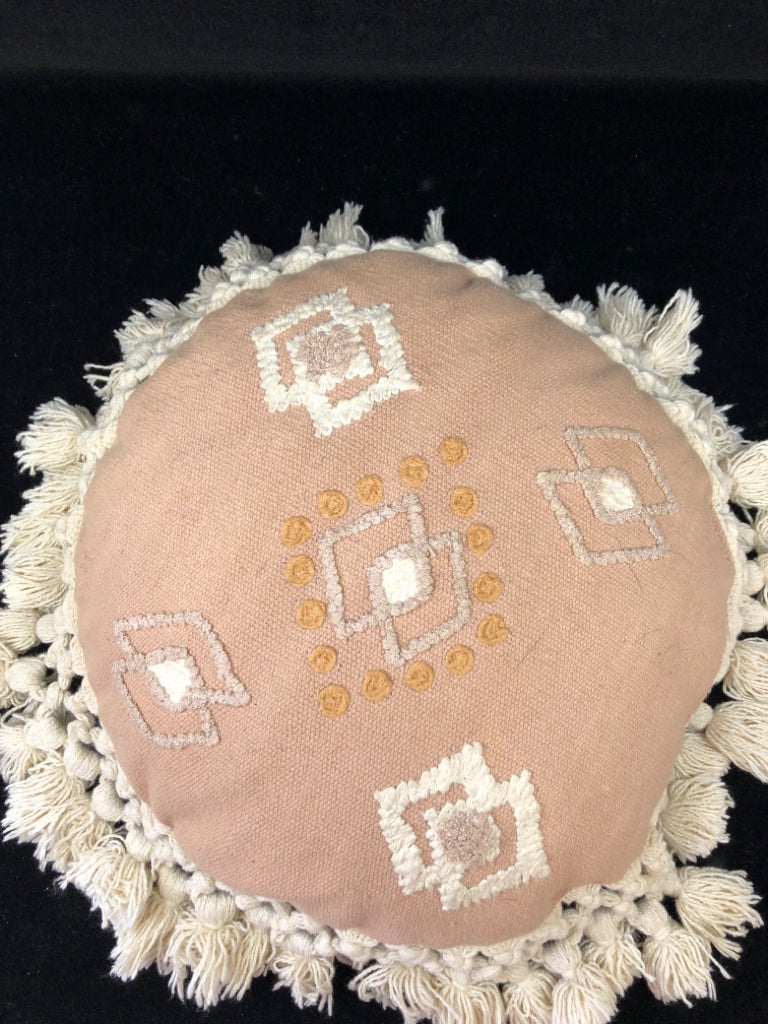 ROUND TAN ACCENT PILLOW W/TASSLE FRINGE.