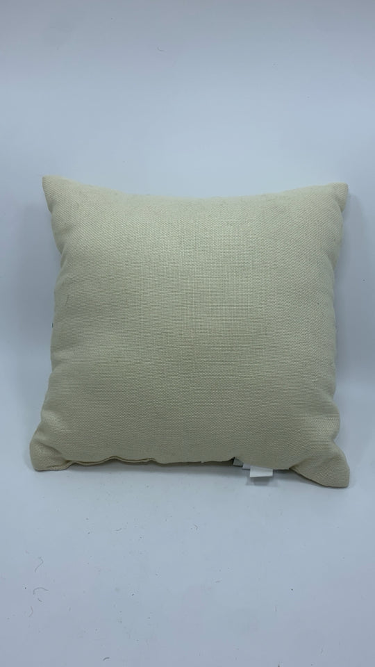 SM PARIS BICYCLE PILLOW.
