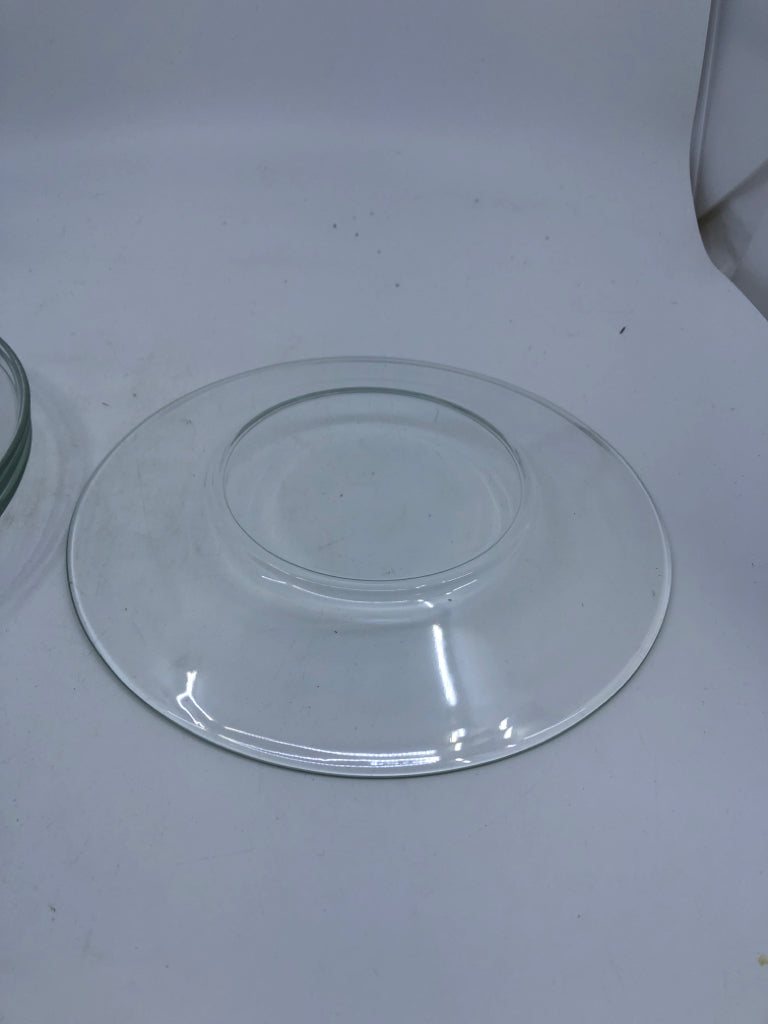 4 GLASS DESSERT PLATES.