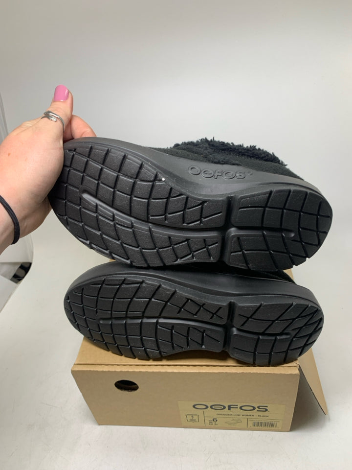 Oofos Oocoozie Low Slip On Recovery Shoes- New In Box