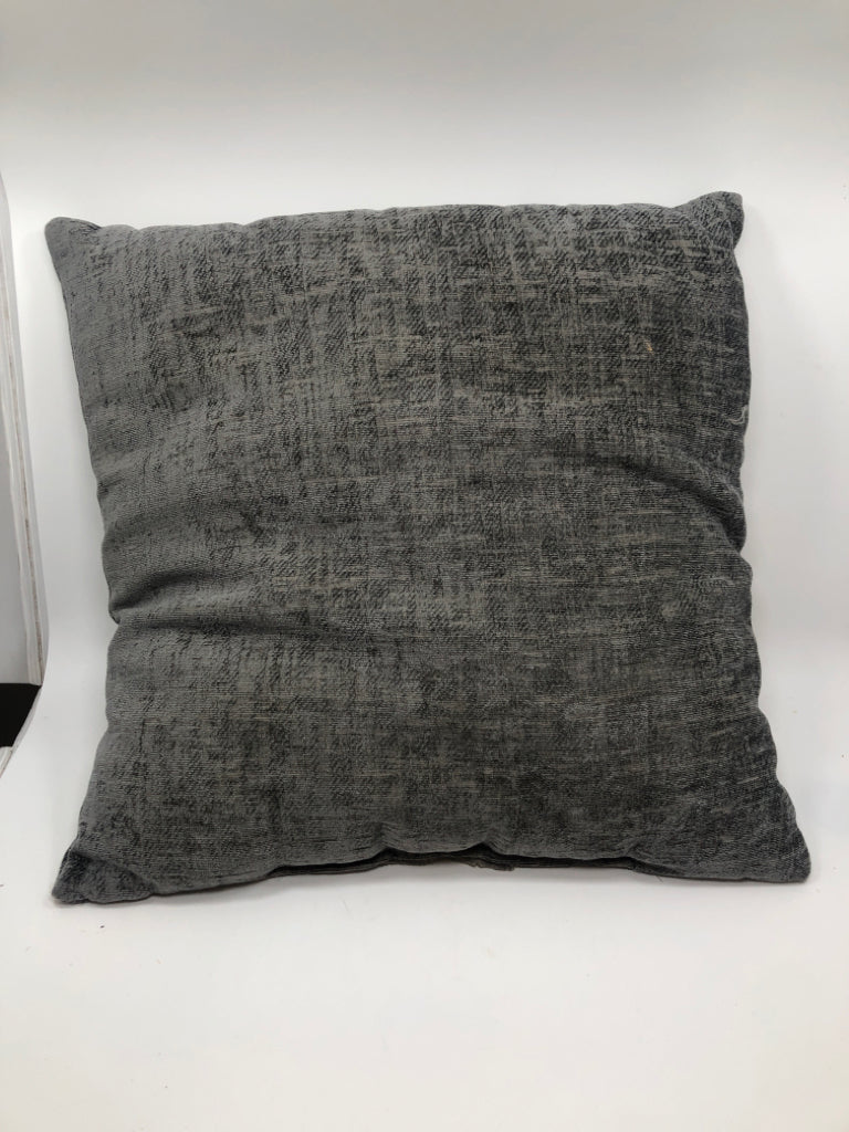 GREY FABRIC PILLOW.