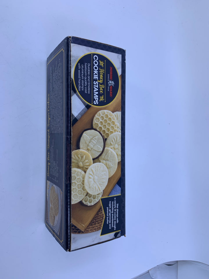 3 NEW HONEY BEE COOKIE STAMPS W/ WOOD HANDLES IN BOX.