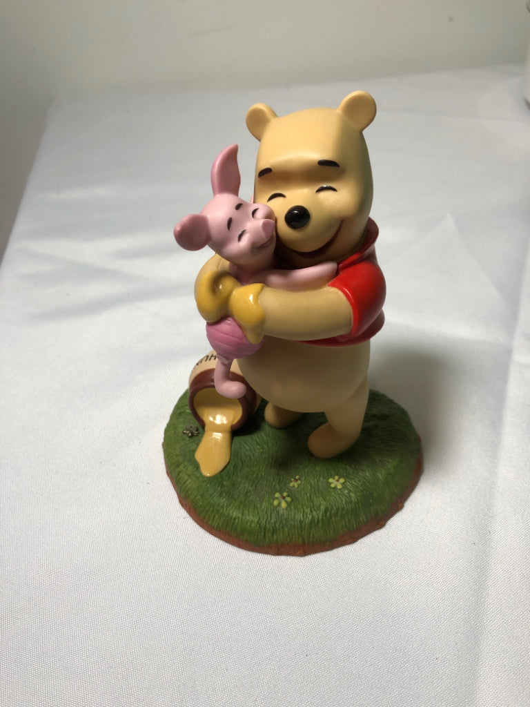 WINNIE THE POOH AND PIGLET FIGURE.
