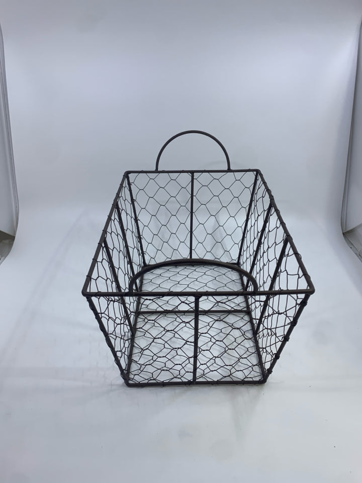 BROWN CHICKEN WIRE BASKET W/2 HANDLES.