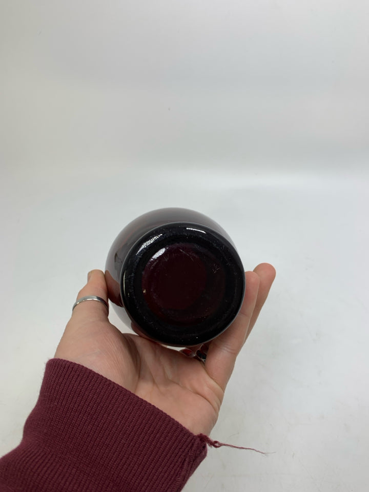 DARK RED GLASS GLASS VASE.