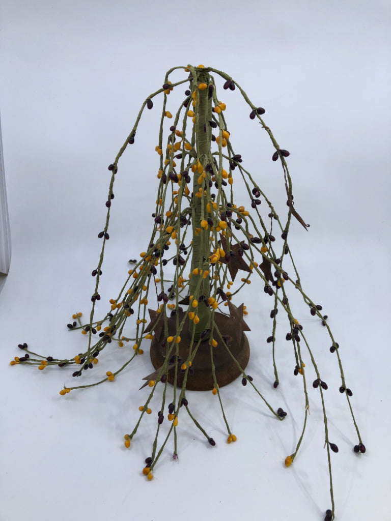 PRIMITIVE DECOR WEEPING WILLOW W/ PIP BERRIES.