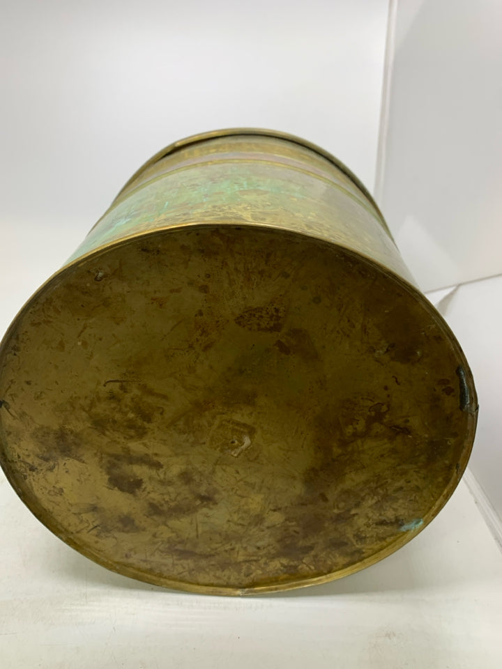 VTG TARNISHED METAL RUSTIC BUCKET.