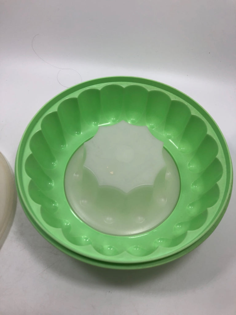 VTG 3PC TUPPERWARE JELLO MOLD.