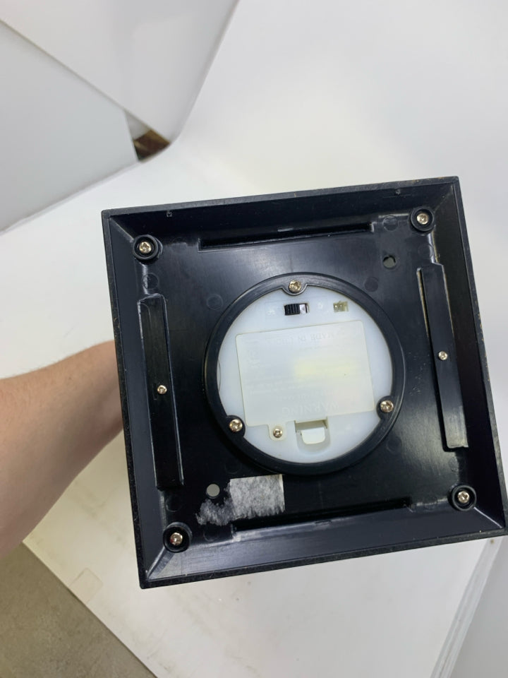 BROWN RUSTIC PLASTIC LANTERN W/ BATTERY CANDLE.