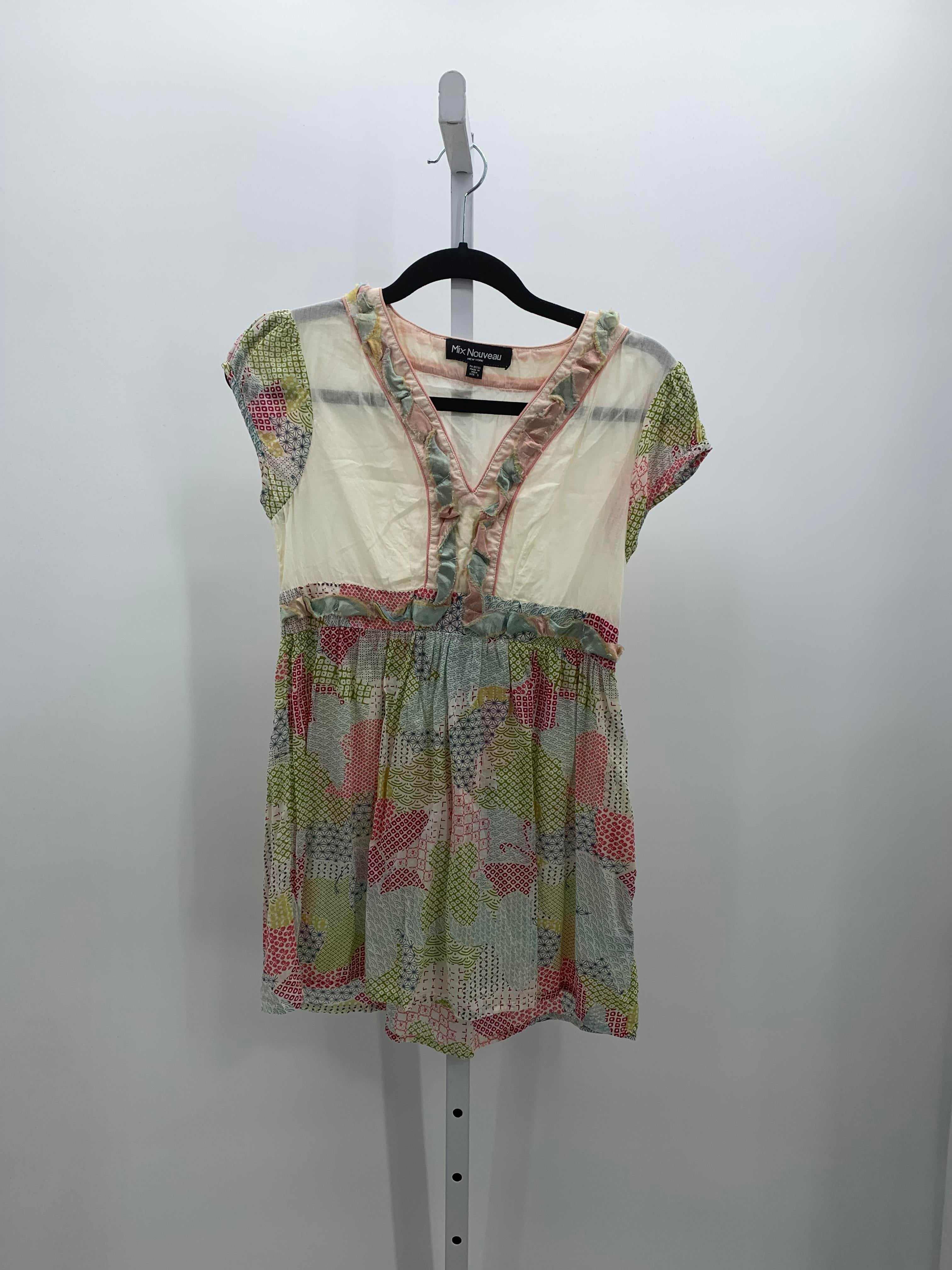 Size Small Misses Short Sleeve Shirt