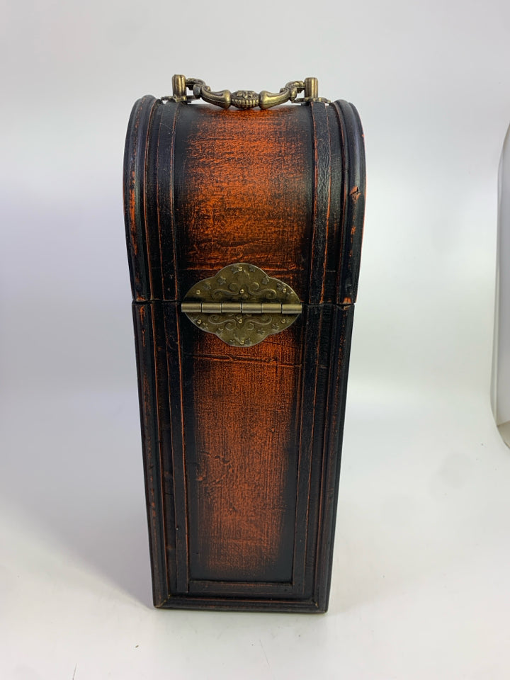 WOODEN WINE BOTTLE BOX W/HINGED LID.